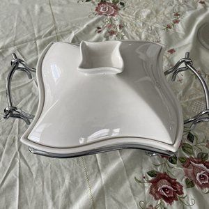 Godinger 1 qt Covered Porcelain Baker/Chafing Dish With Warmer Stand